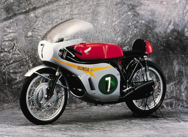 A 6 hengeres legenda - Honda RC165