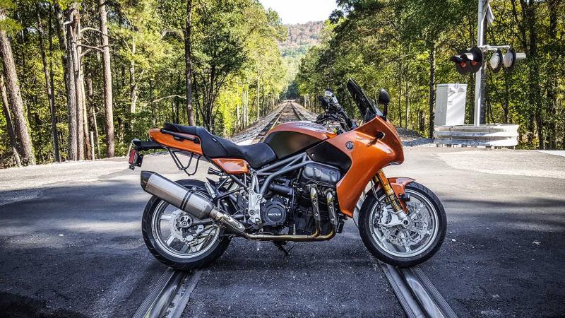 Ez a szépség egy szörnyeteg! Ismerd meg a Motus MST-t