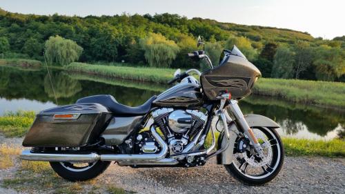 Harley-Davidson Road Glide Special: Nyílt színen a Cápa