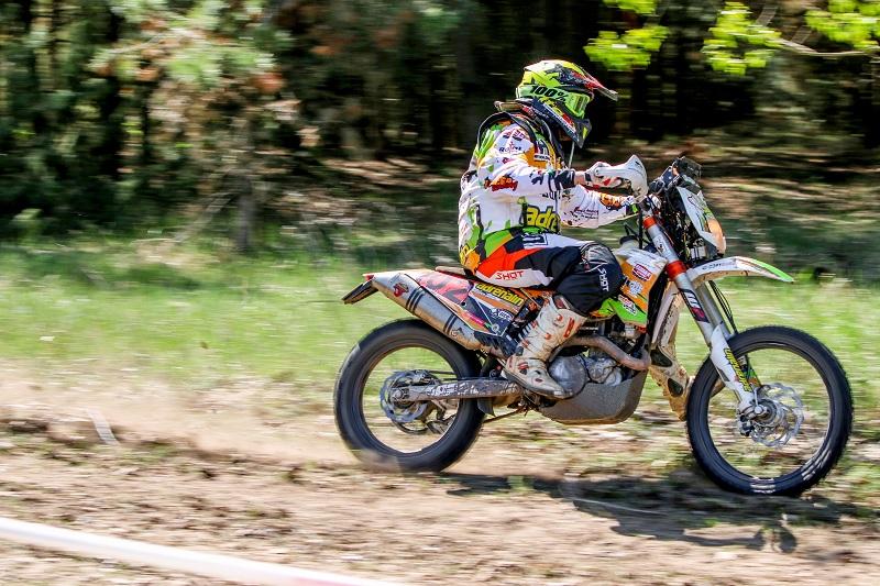 Laller újból a nyeregben