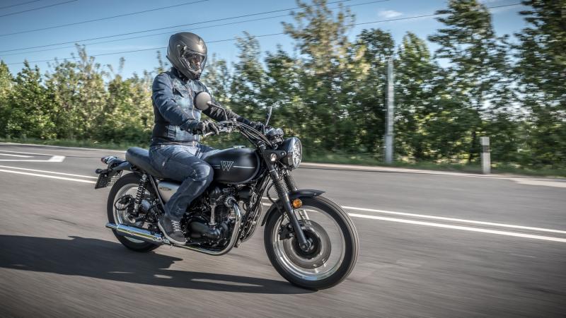Modernizált vintázs - Kawasaki W800 STREET