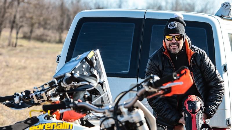 HORVÁTH LAJOS: „AMÍG CSAK LEHET, GURULOK A SRÁCOKKAL, IGYEKSZEM ÉLESEN TARTANI MAGAM”