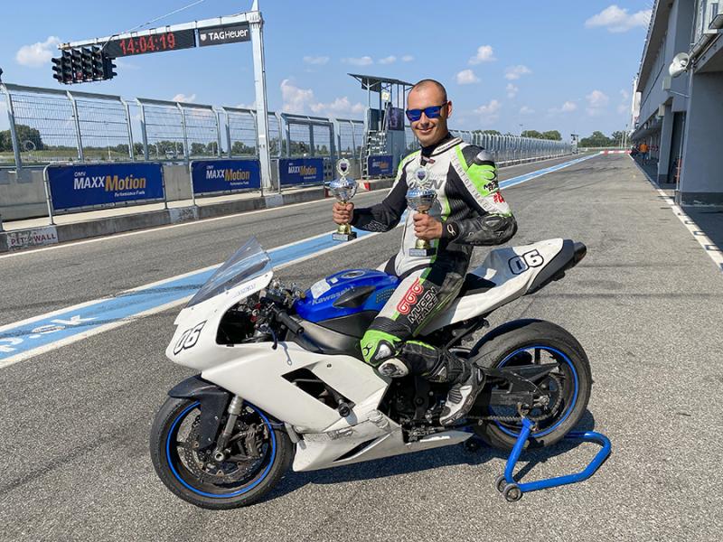 New Times Racing: Ádám Róbert nemzetközi mezőnyben az élen