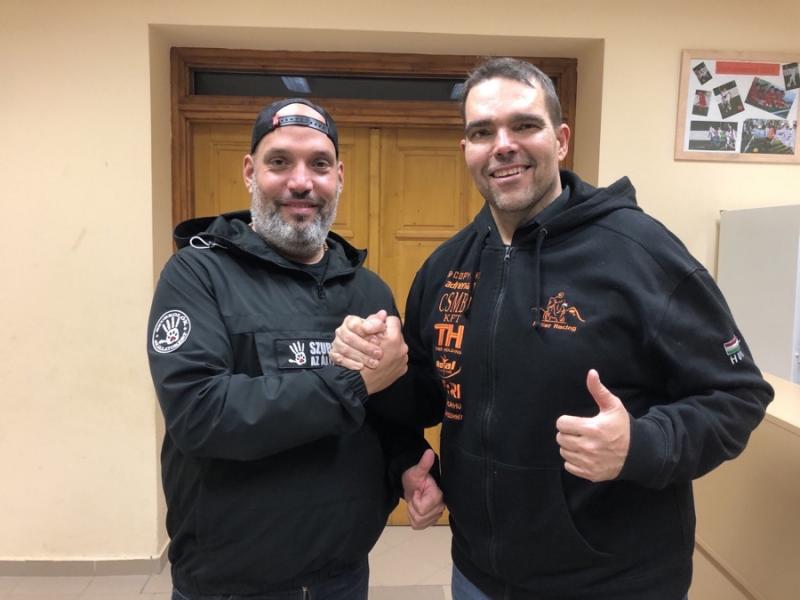 NEMES FELADAT: Laller kisiskolásokat tanít felelős állattartásra