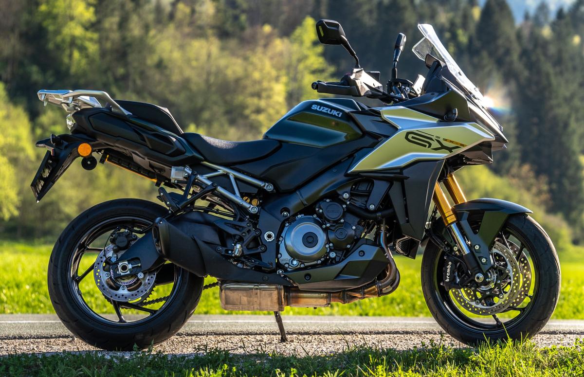 A Suzuki új útja: V-Strom 800, GSX-8R és GXS-S1000 GX