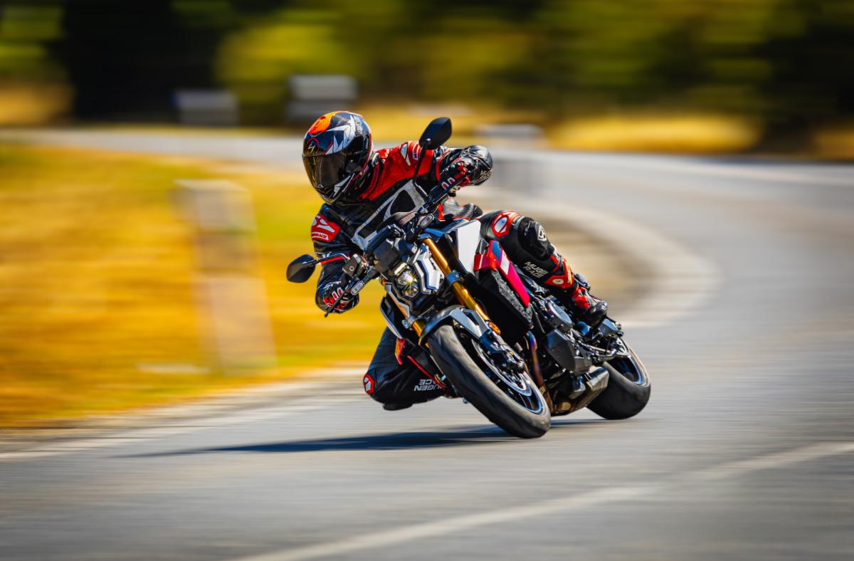 Kétarcú istenség Japánból - Suzuki GSX-S1000 teszt