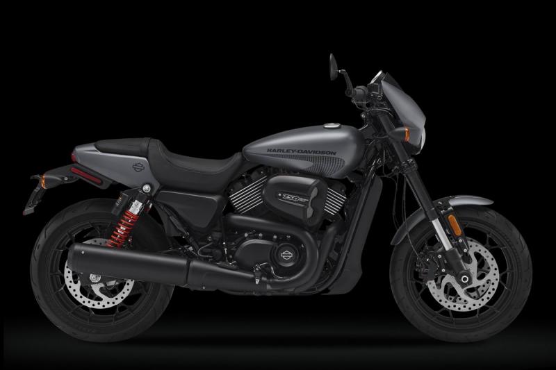 Bemutatkozik a Harley-Davidson Street Rod