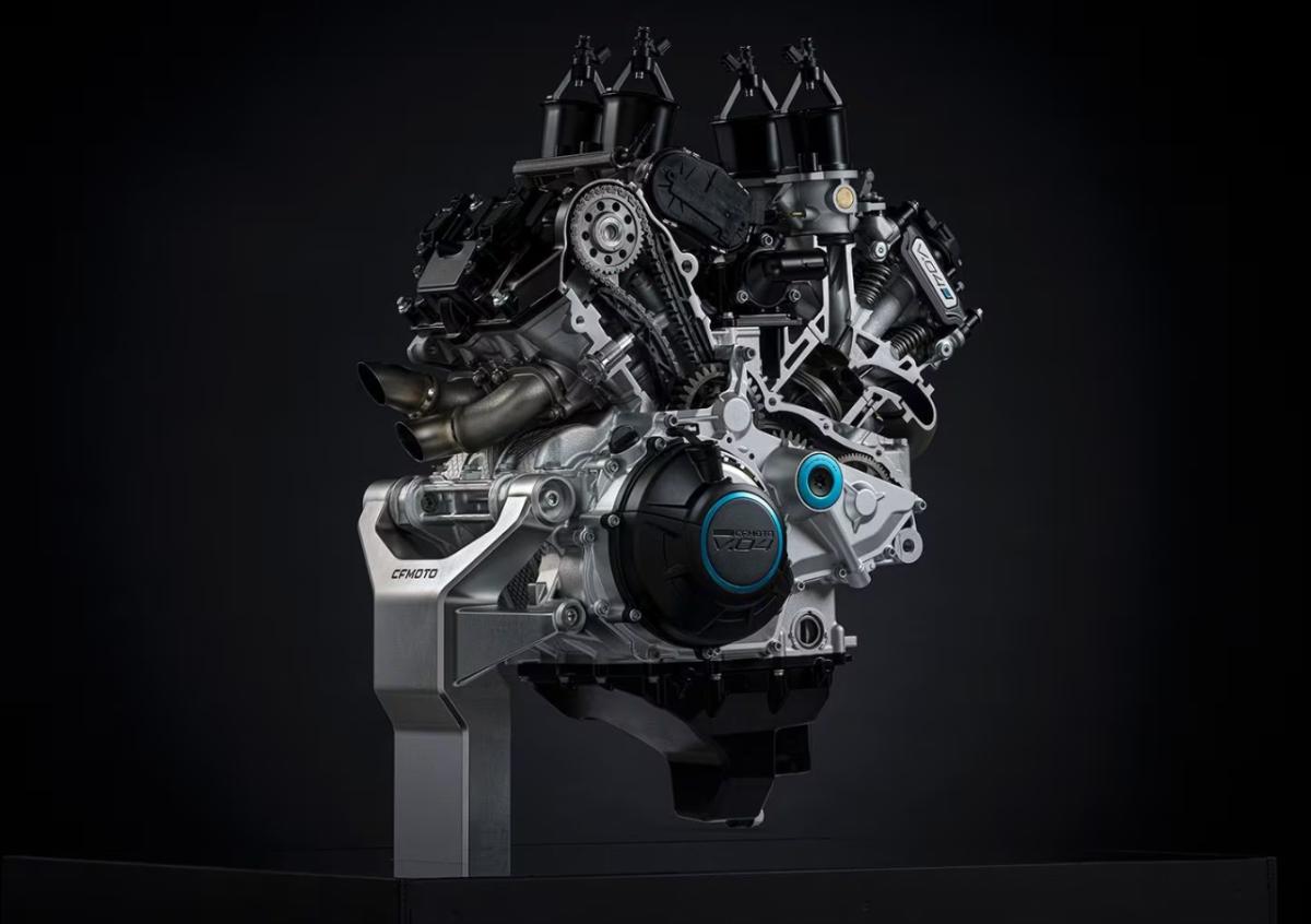 Kilós, 200 lóerő feletti V4-es blokkot mutatott be a CFMoto