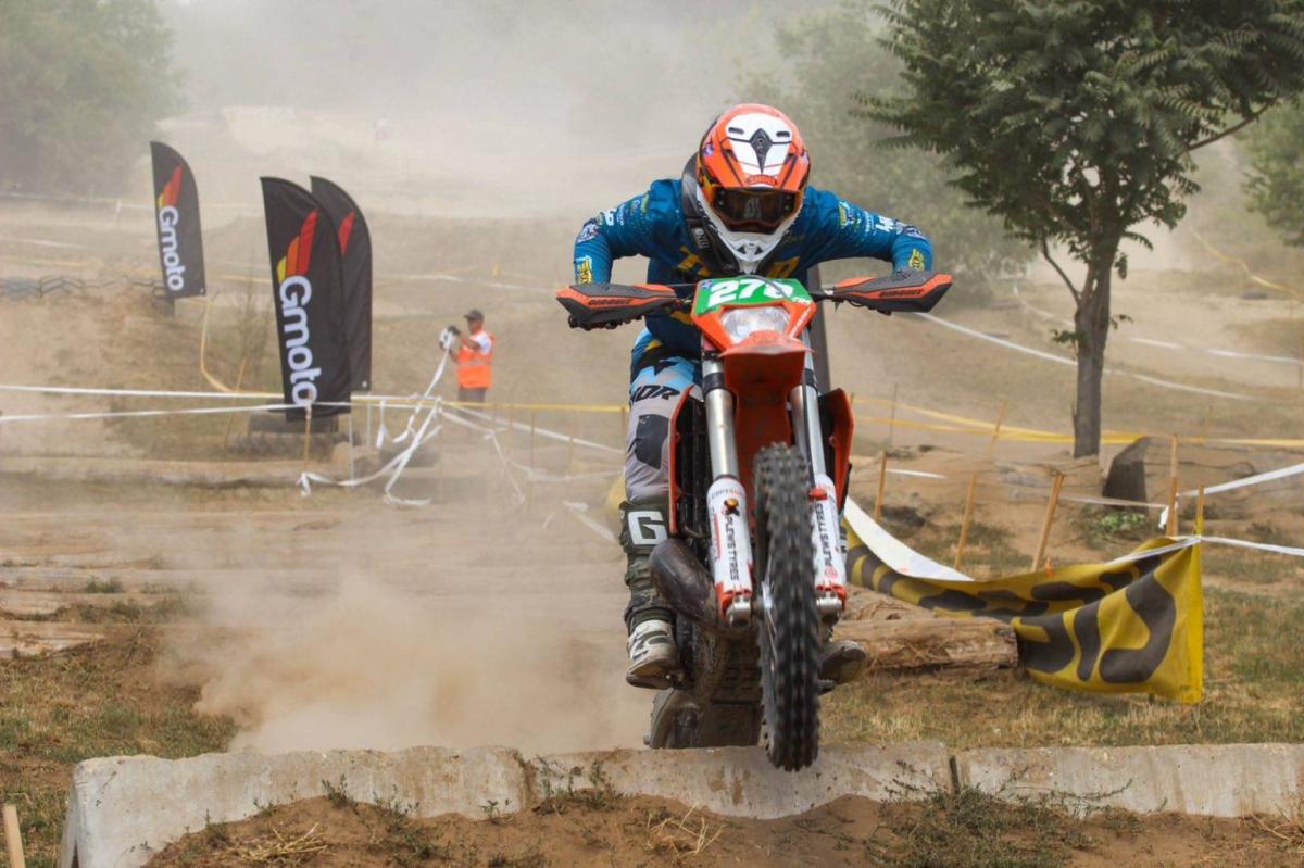 Enduro: Hajszálra a világkupa- és az Eb-győzelemtől a Laller Racing motorosa