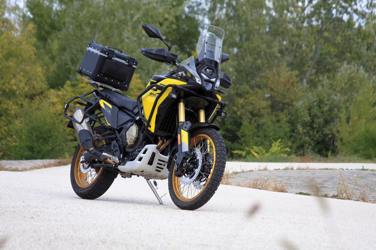 Teszt: Voge DS800X Rally – Ennyi pénzért hol az átverés?