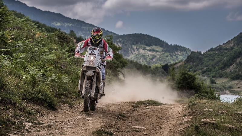 Sűrű hetek elé néz a Dakar versenyző Horváth Lajos!